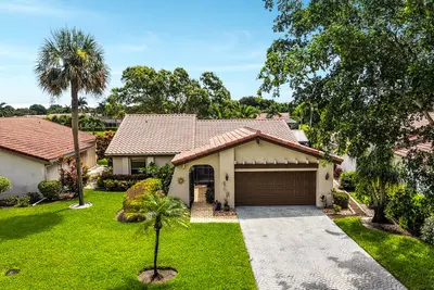 5569 Lakeview Mews Drive, Boynton Beach – Single Family Residence for sale