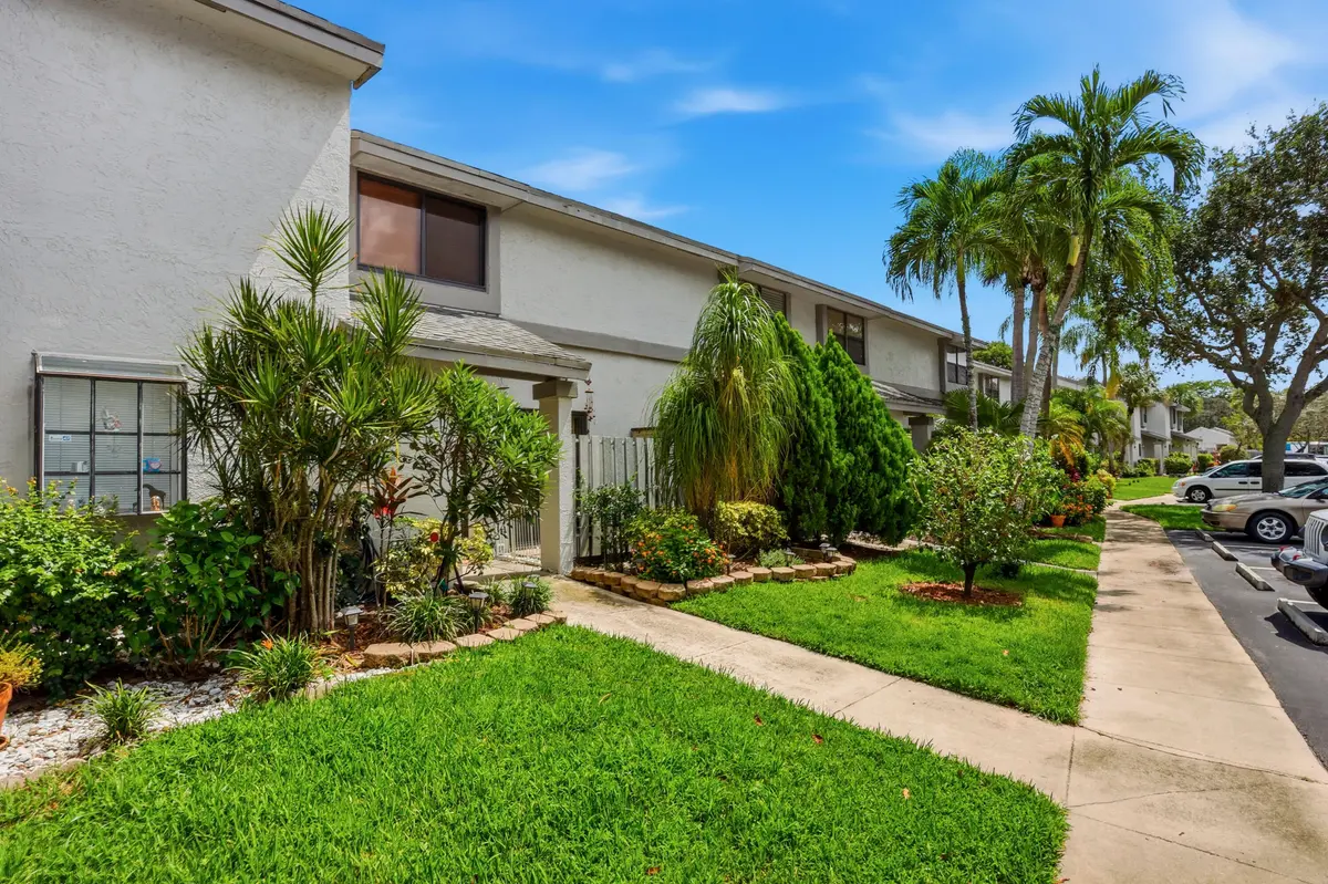 2-print-002_0E2A7738 at 3435 CARAMBOLA Circle 2462, Coconut Creek