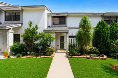 3435 CARAMBOLA Circle 2462, Coconut Creek – Townhouse for sale