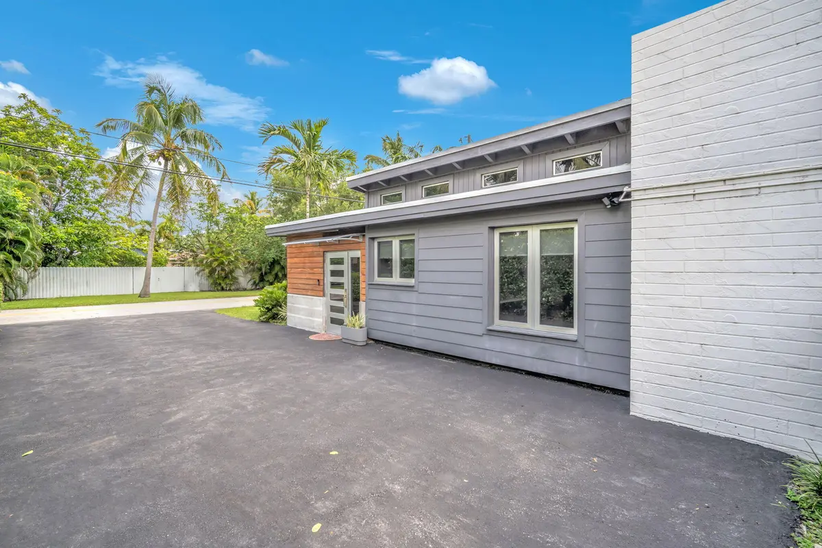 Drive and Side Entry at 7830 SW 67TH Avenue, South Miami