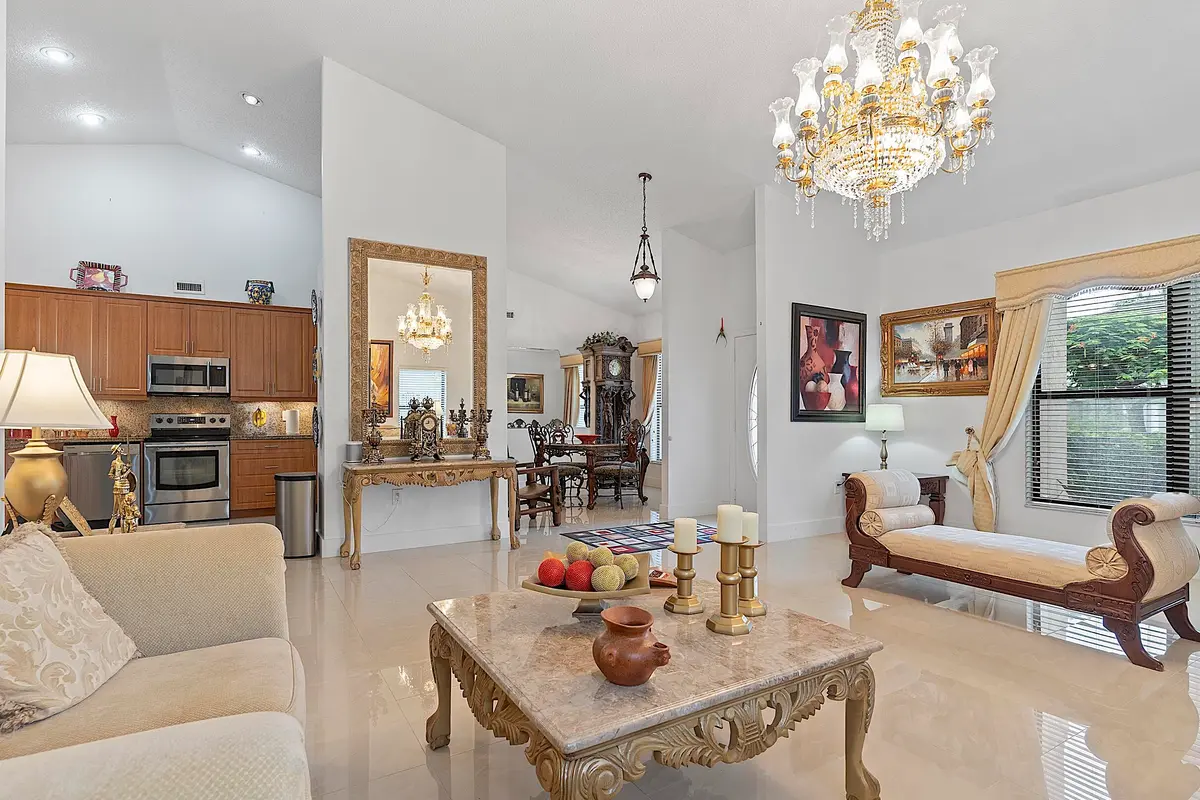 761 Greenbriar Ave, Davie, FL 33325 - 00 at 761 Greenbriar Avenue, Davie