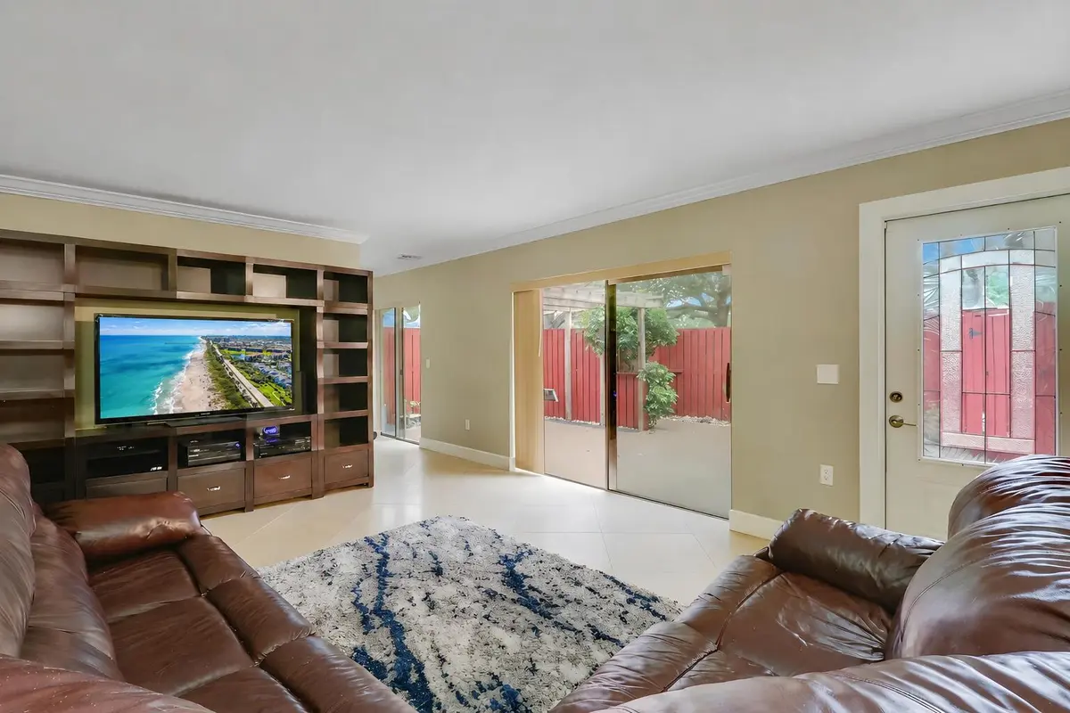 Living room at 1901 19th Lane, Palm Beach Gardens