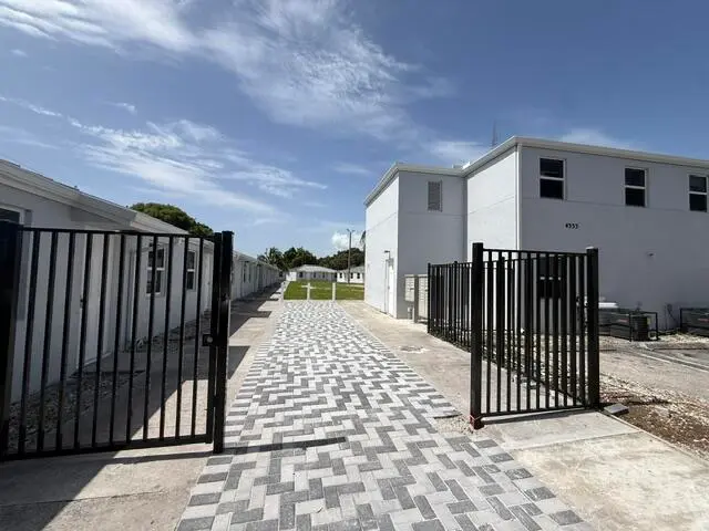 IMG_7407 at 4393 Windsor Avenue 25, West Palm Beach