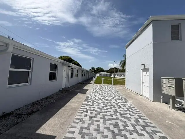 IMG_7409 at 4393 Windsor Avenue 25, West Palm Beach