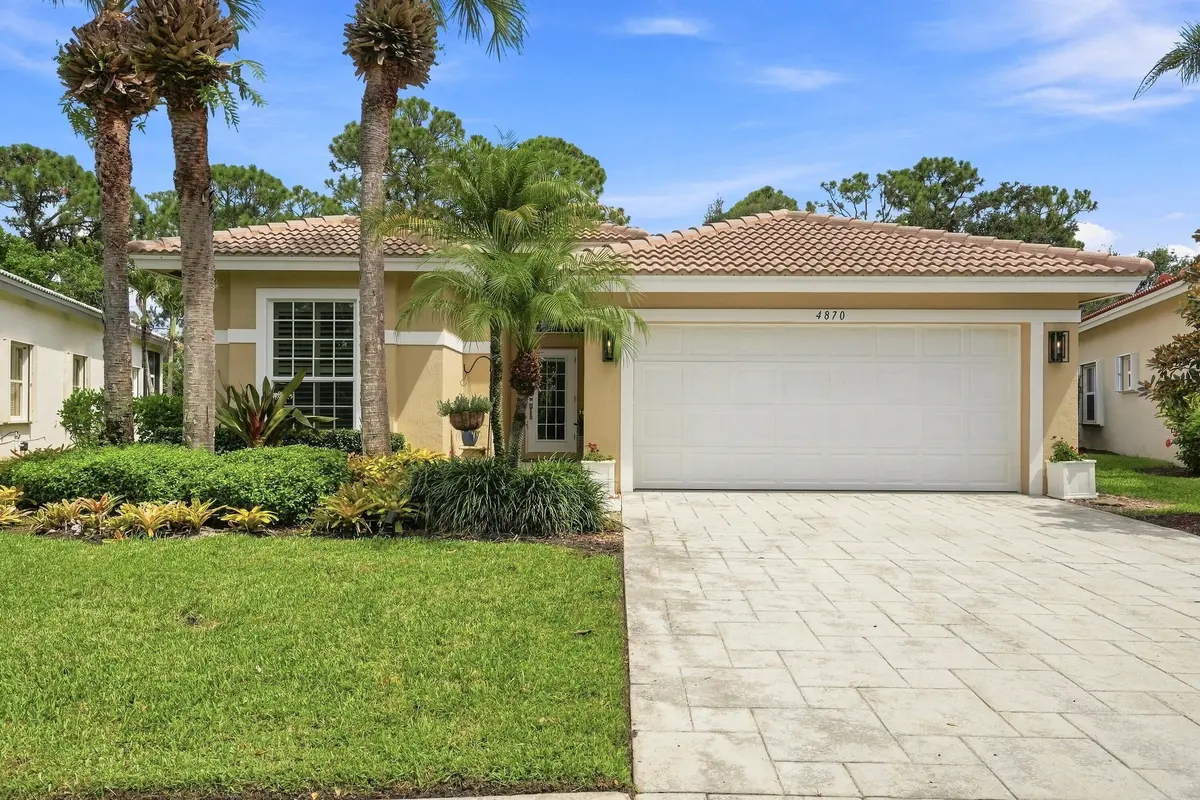 01_front at 4870 SE Devenwood Way, Stuart