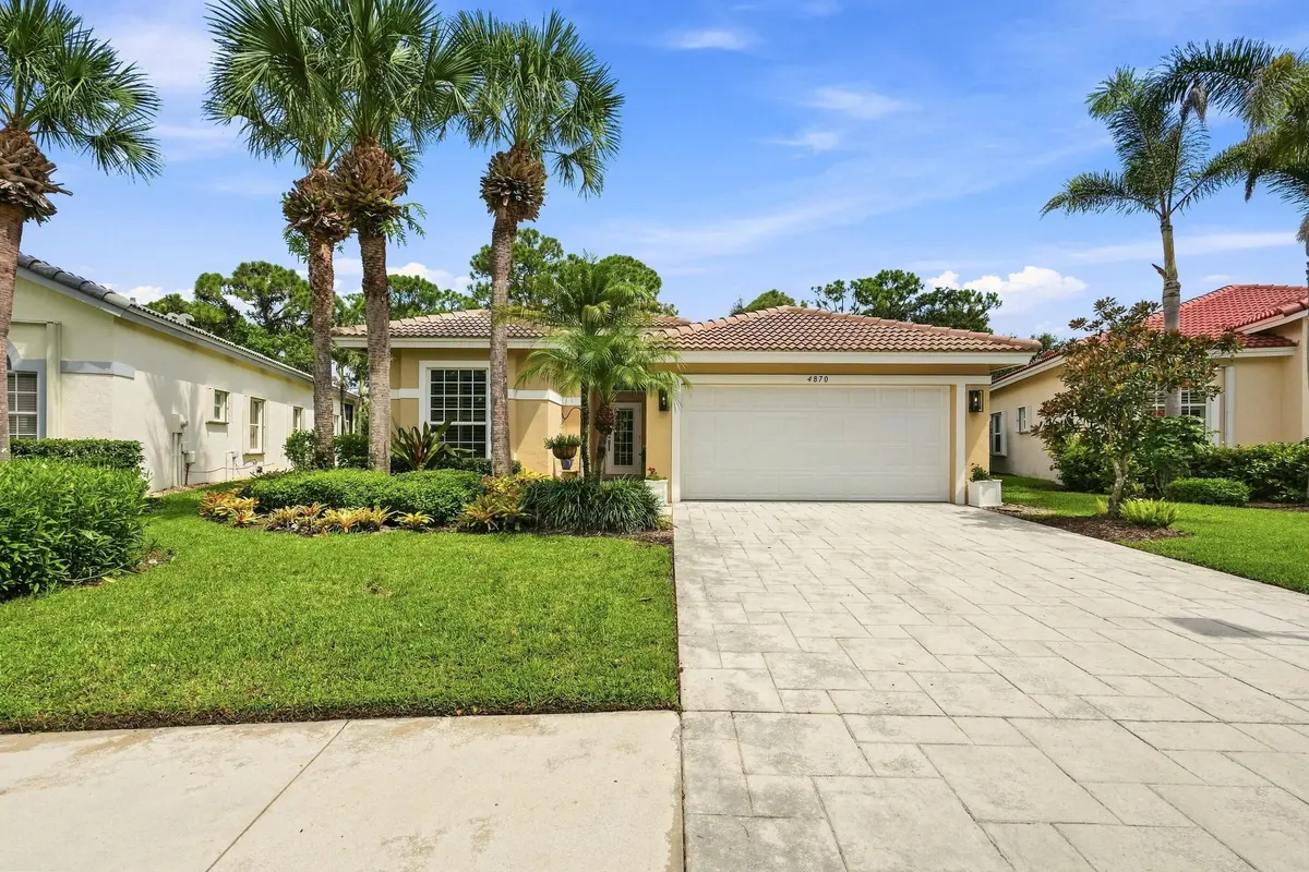 02_front at 4870 SE Devenwood Way, Stuart