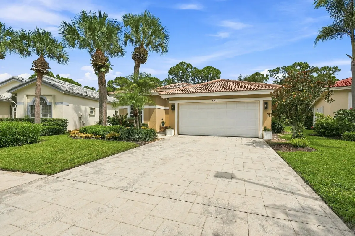 03_front at 4870 SE Devenwood Way, Stuart
