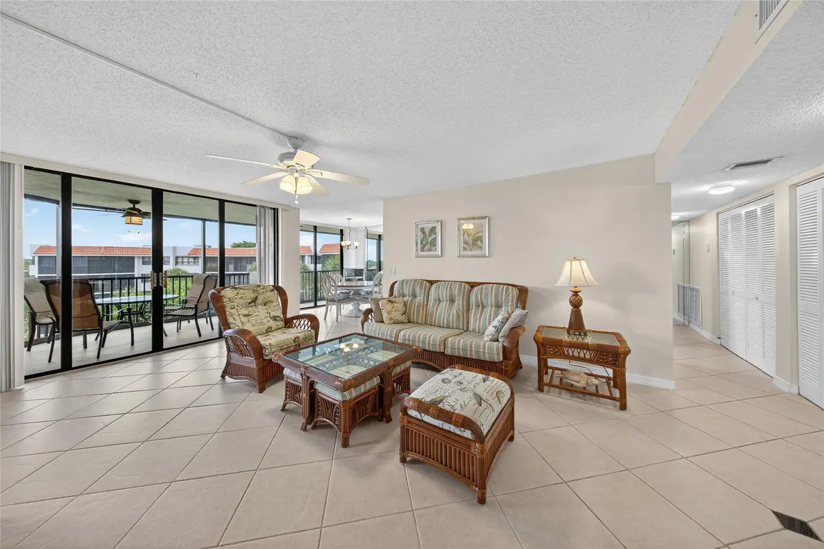 Photo 5 at 800 JEFFERY Street 405, Boca Raton