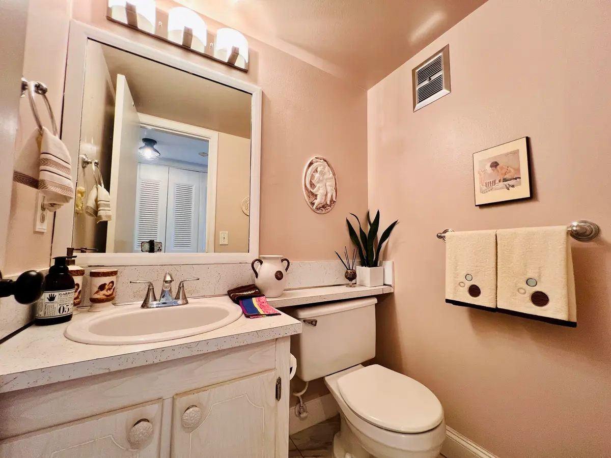 Guest Half Bath at 159 Berkshire H, West Palm Beach