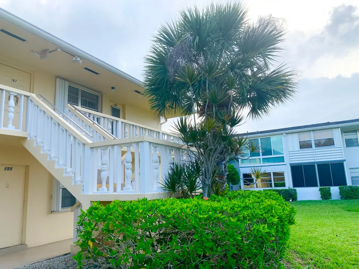 BRIGHT & AIRY at 168 Waltham G, West Palm Beach