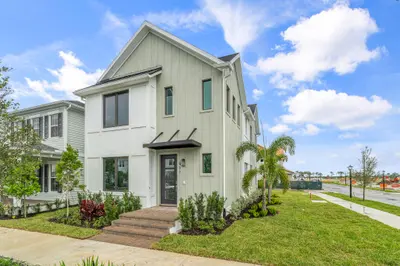 911 SW Newfield Avenue, Palm City – Single Family Residence for sale