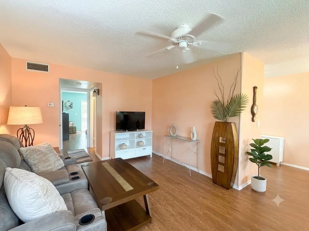 IMG_6110 at 28 PINE ARBOR 105, Vero Beach