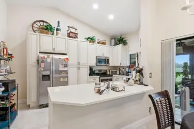 5853 Parkwalk Drive, Boynton Beach – Condominium for sale