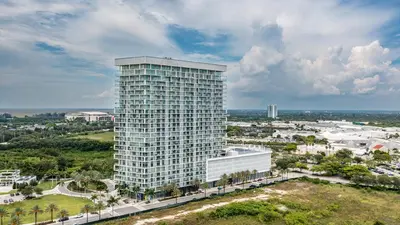 2000 METROPICA Way 2607, Sunrise – Condominium for sale