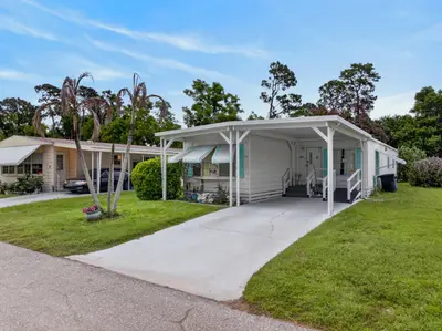 40 Montilla Way, Port St. Lucie – Mobile Home for sale
