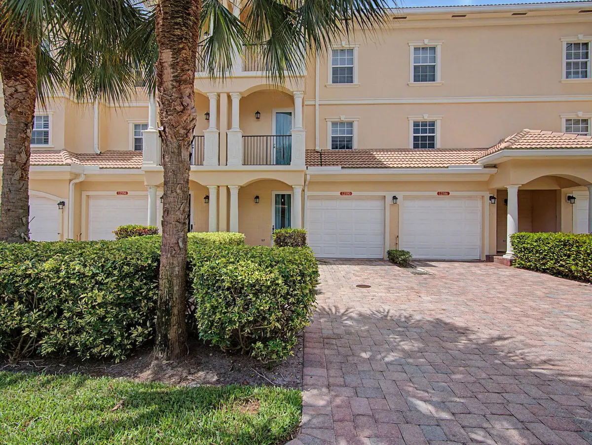 3-web-or-mls-003 at 12590 SE Old Cypress Drive, Hobe Sound