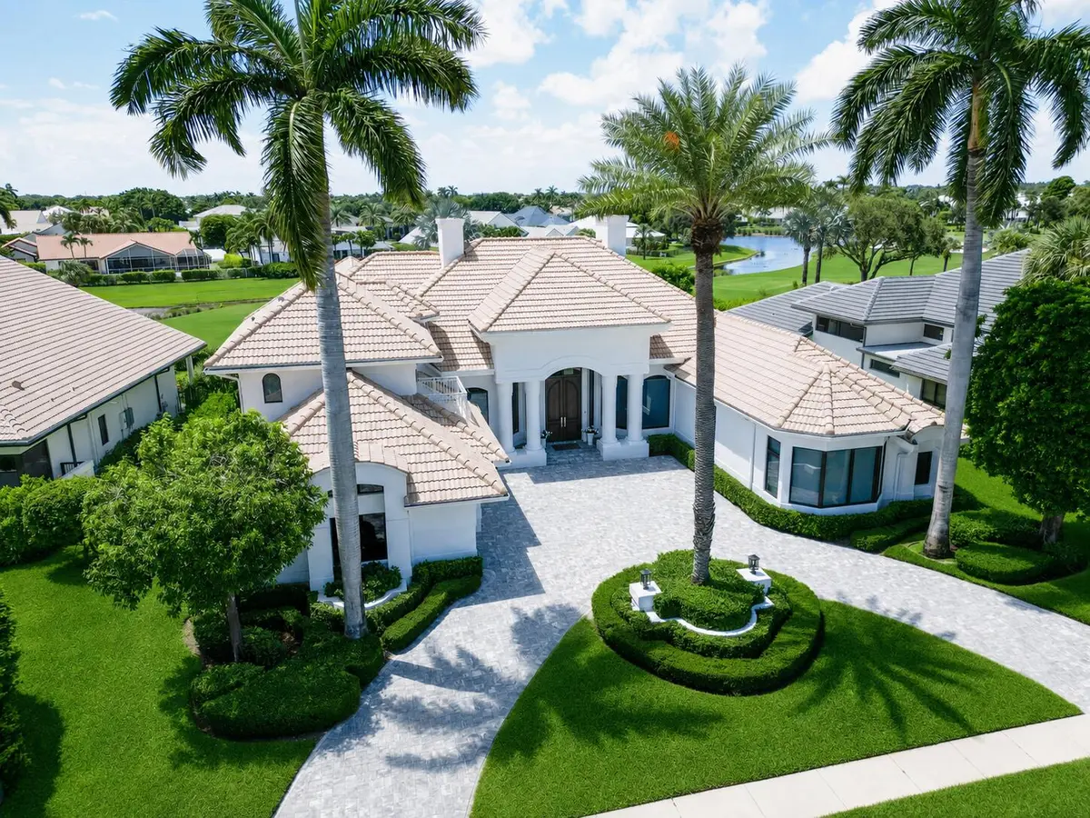 Updated (5) at 4451 Bocaire Boulevard, Boca Raton