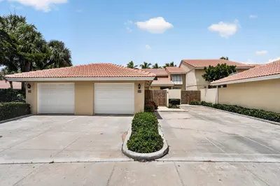 222 Old Meadow Way, Palm Beach Gardens – Townhouse for rent