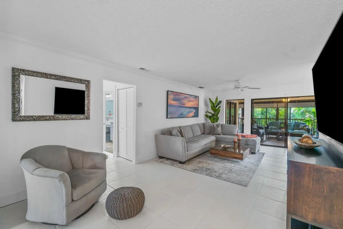 50 Pelican Pointe 205 at 50 PELICAN POINTE Drive 2050, Delray Beach
