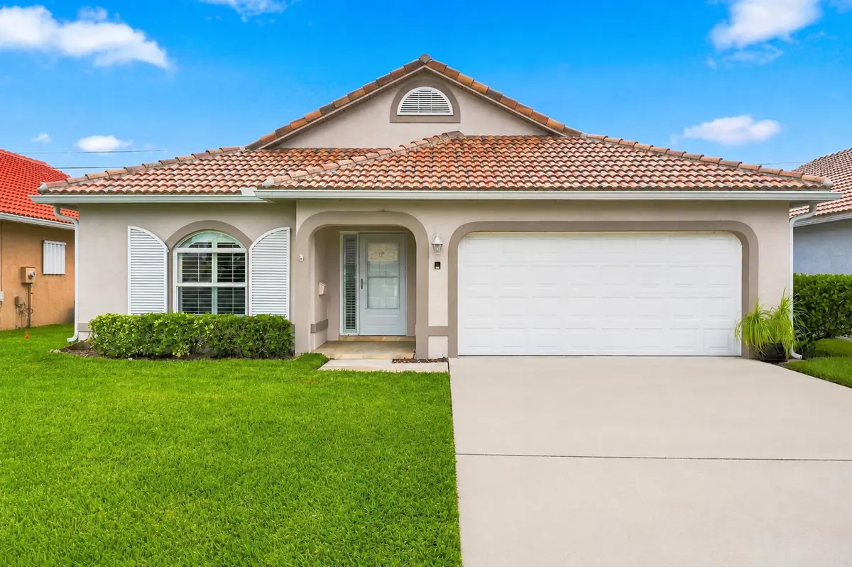 Front View at 4357 SE SCOTLAND CAY Way, Stuart