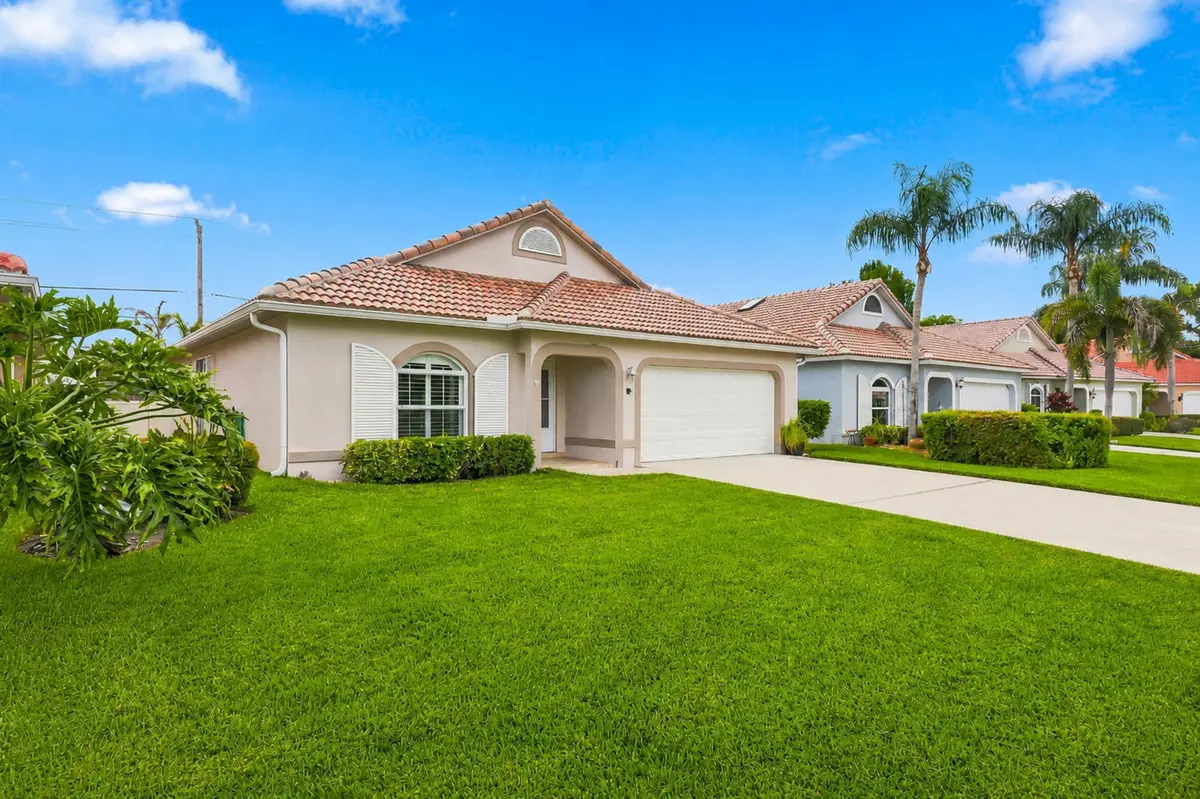 Front at 4357 SE SCOTLAND CAY Way, Stuart