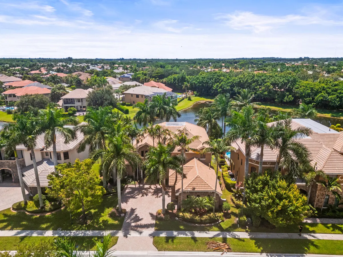 Private Lakefront Setting at 10538 VERSAILLES Boulevard, Wellington