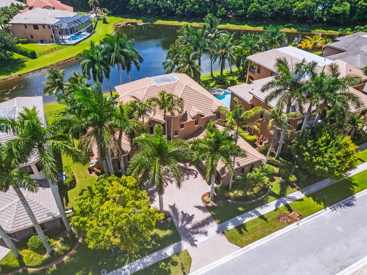 Private Lakefront Setting at 10538 VERSAILLES Boulevard, Wellington