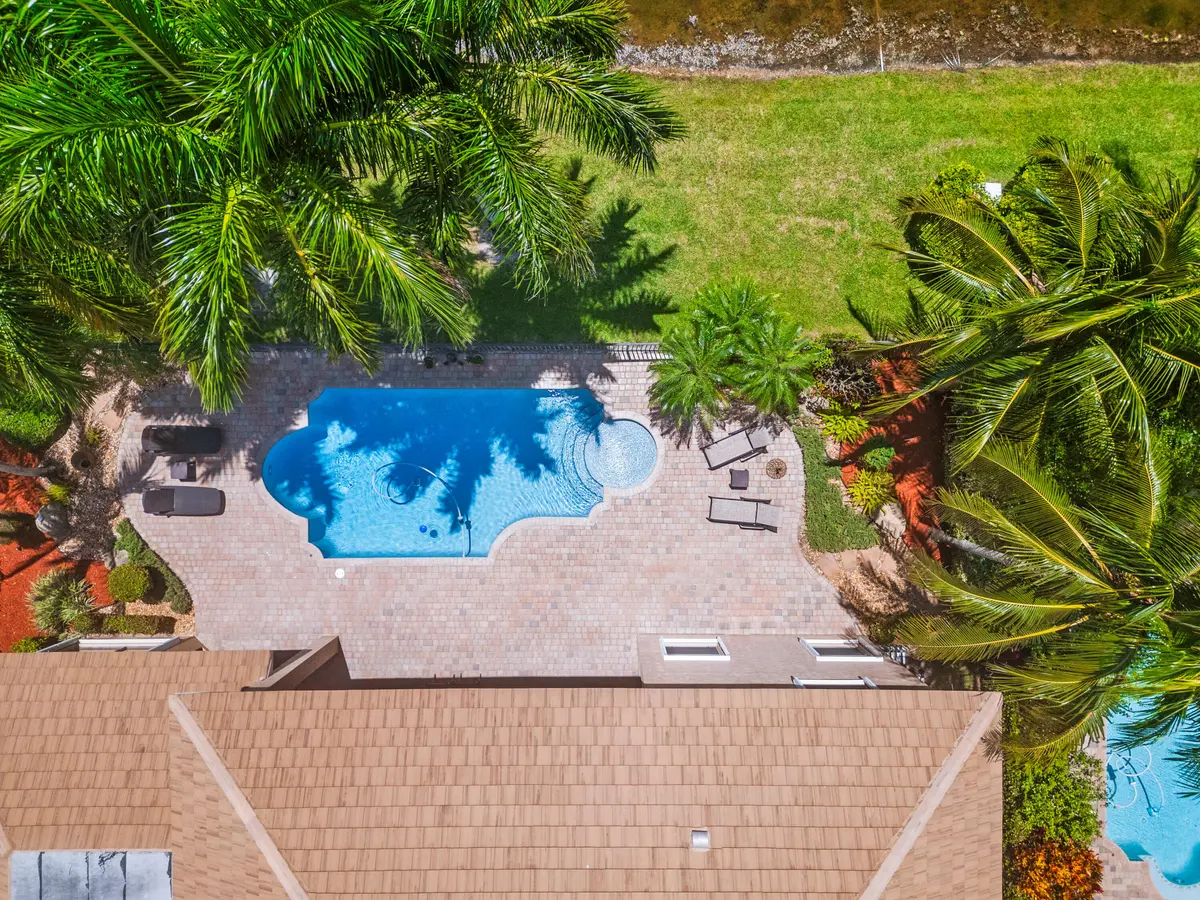 Private Lakefront Setting at 10538 VERSAILLES Boulevard, Wellington