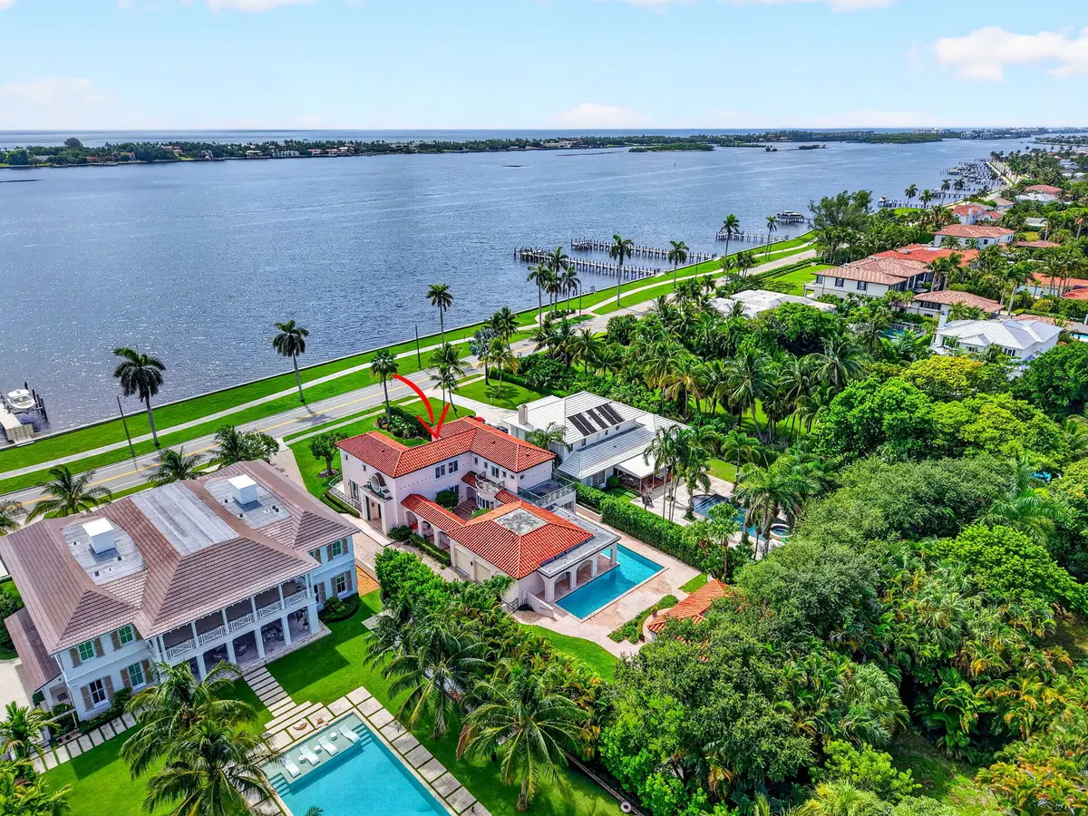 Waterfront setting at 5011 S FLAGLER Drive, West Palm Beach