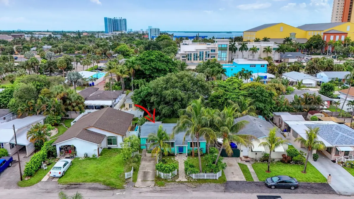 . at 216 E 24th Street, Riviera Beach