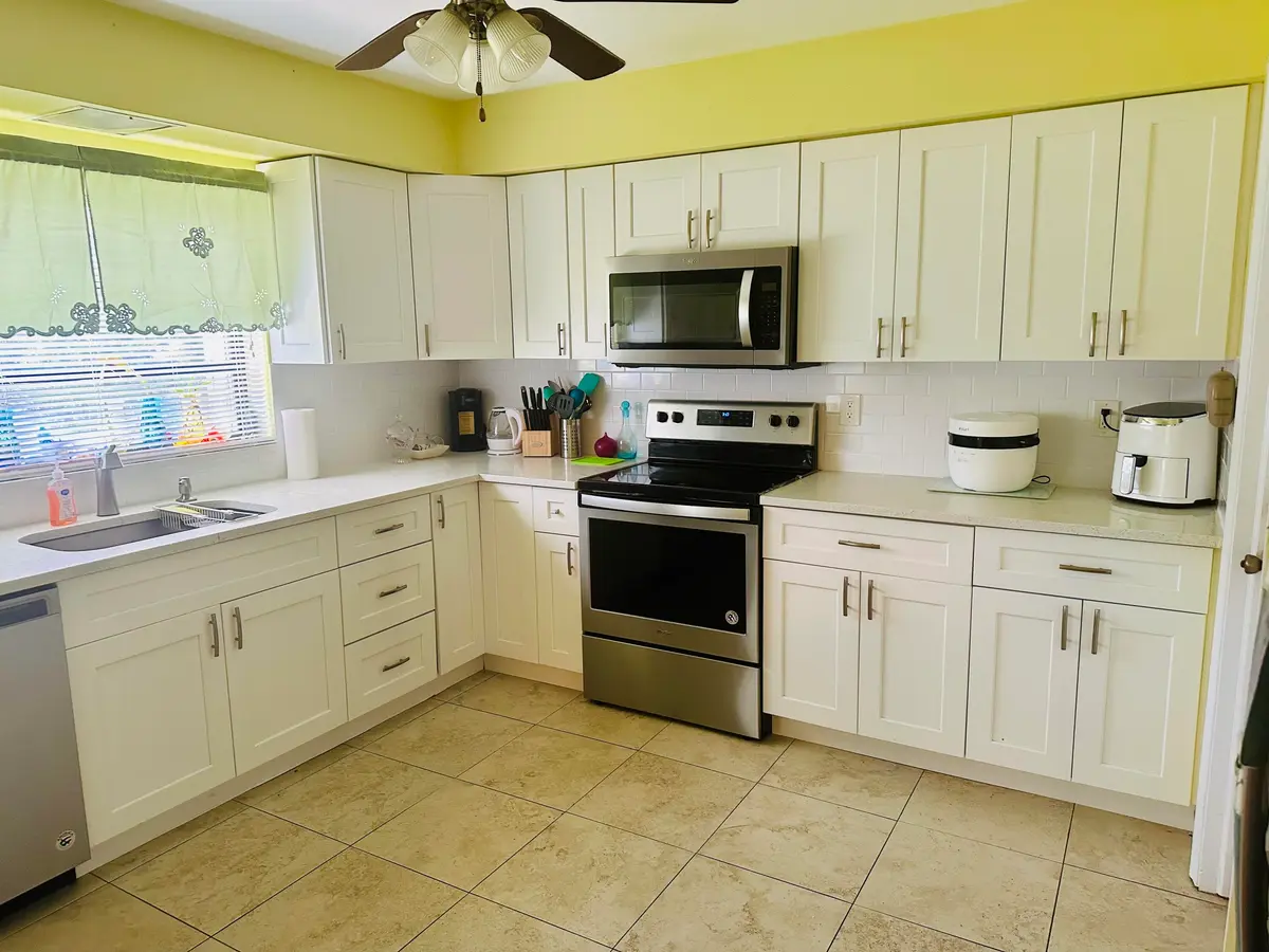 KITCHEN at 4964 Eaglewood Road A, Boynton Beach