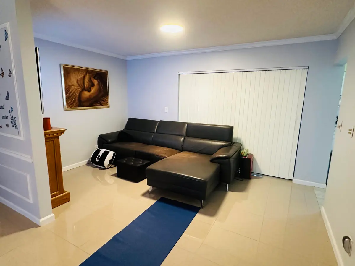 FAMILY ROOM at 4964 Eaglewood Road A, Boynton Beach