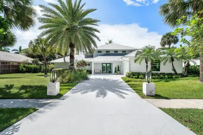 139 Rotunda Drive, Jupiter – Single Family Residence for sale