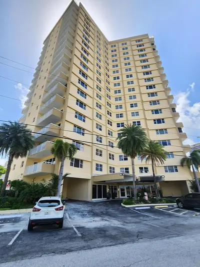 1200 HIBISCUS Avenue 1006, Pompano Beach – Condominium for sale