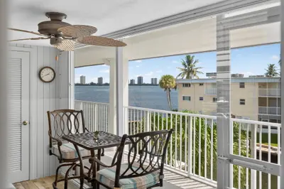 110 SHORE Court 301, North Palm Beach – Condominium for rent