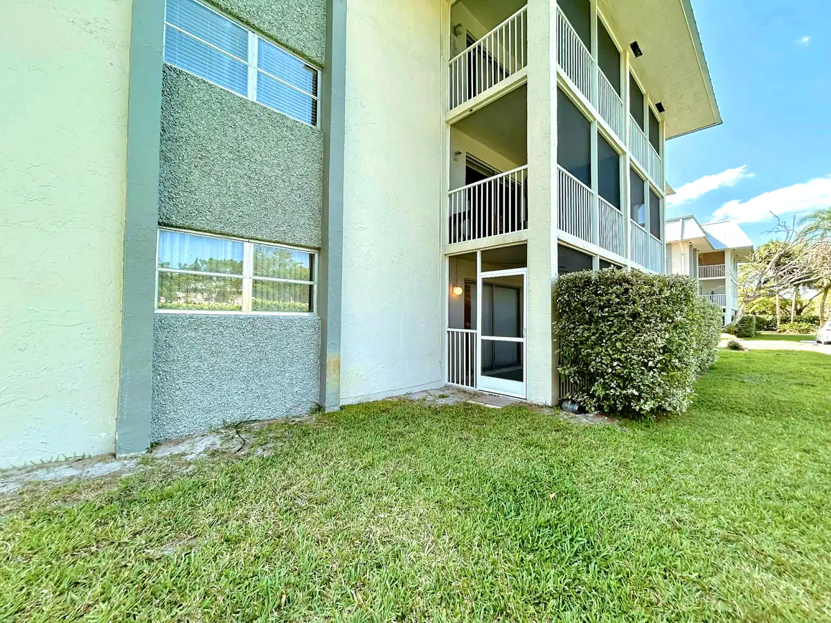 33b33788-907c-4e14-bb02-faebe3c4e6dc-fot at 2960 Riverside Drive 113-2, Coral Springs