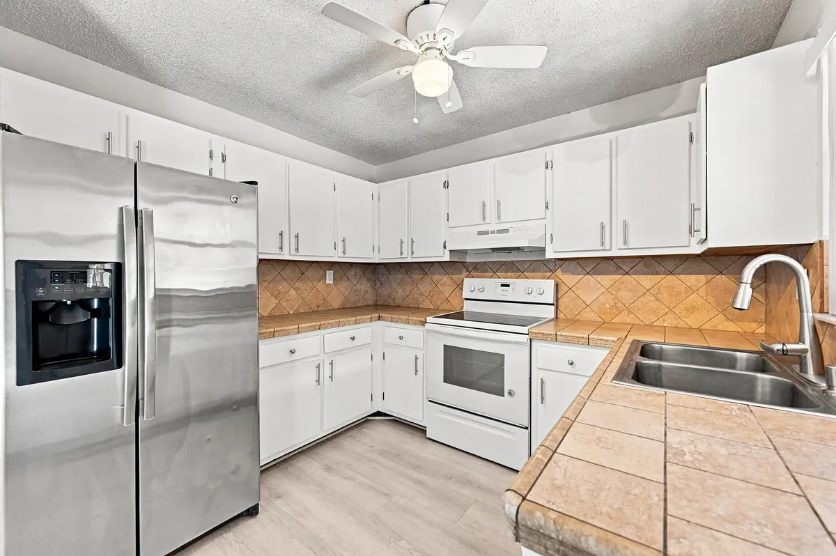 15_kitchen at 4408 NW 4TH Avenue, Deerfield Beach