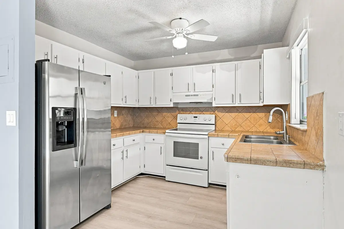 14_kitchen at 4408 NW 4TH Avenue, Deerfield Beach