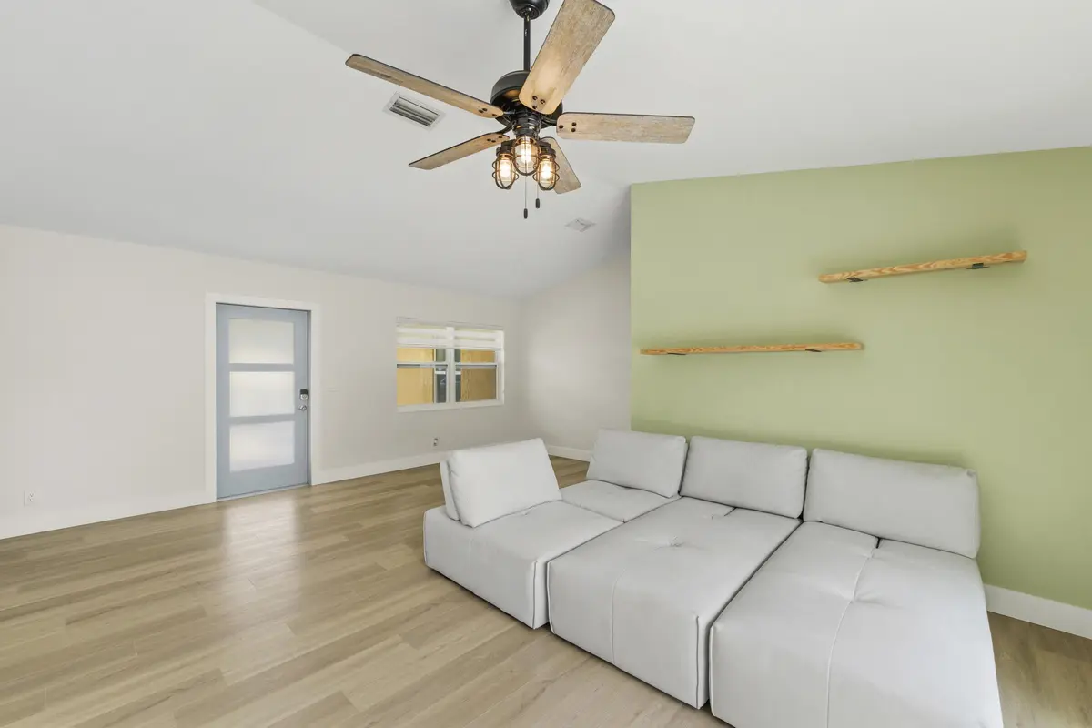 10_35 at 1127 NW 9th Street, Boynton Beach