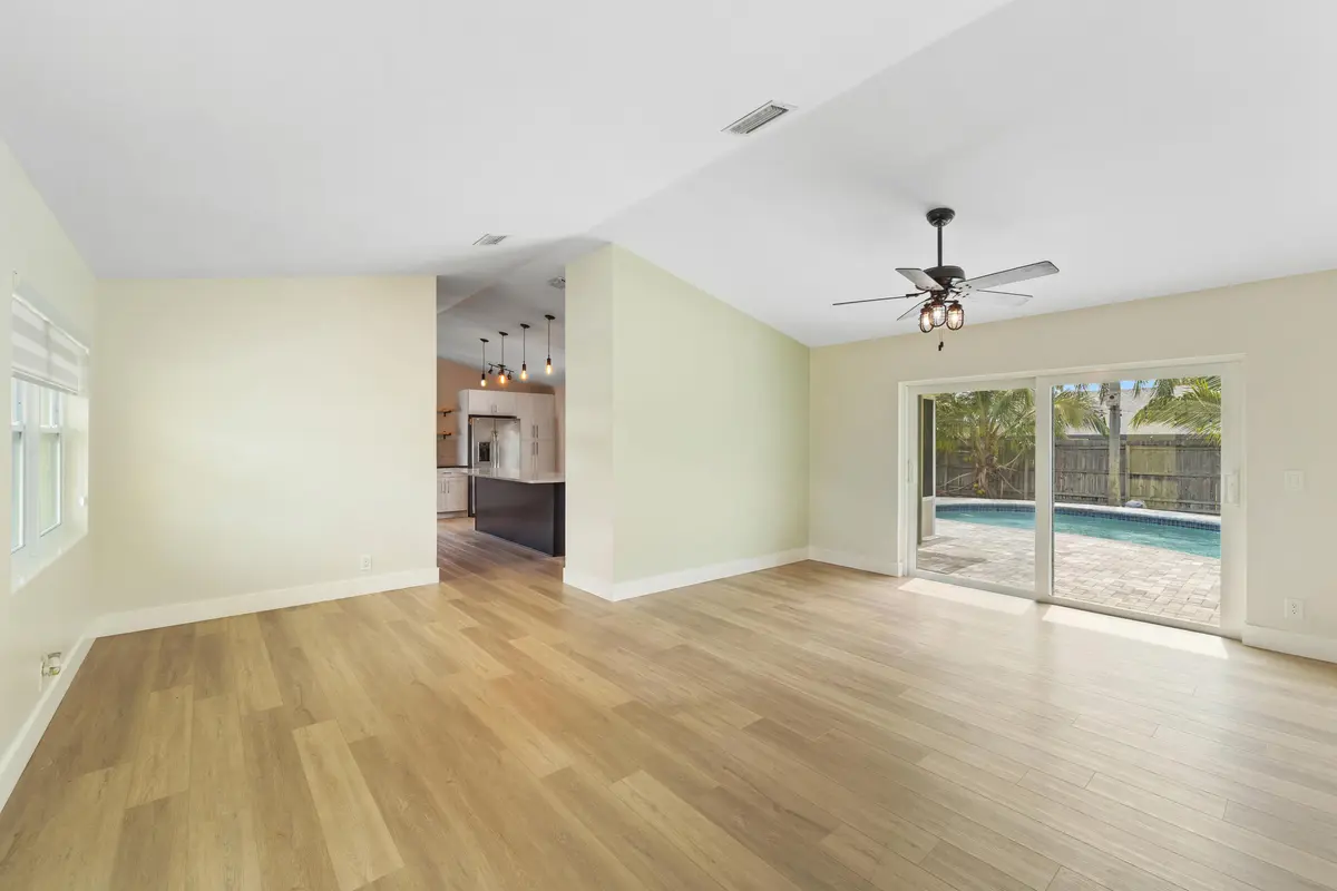 12_a 200 at 1127 NW 9th Street, Boynton Beach