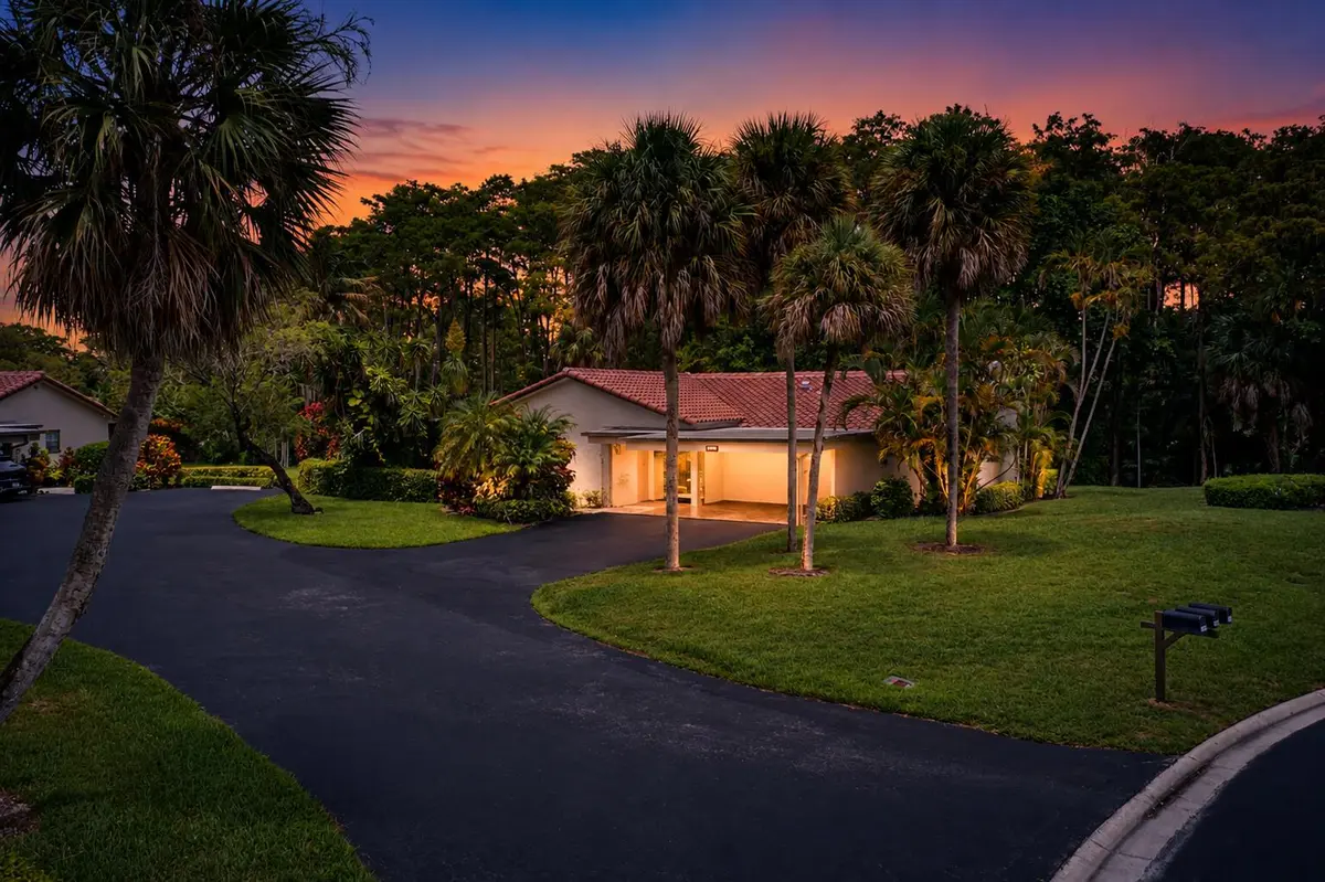 Curb View at 21195 JUEGO Circle 16-A, Boca Raton