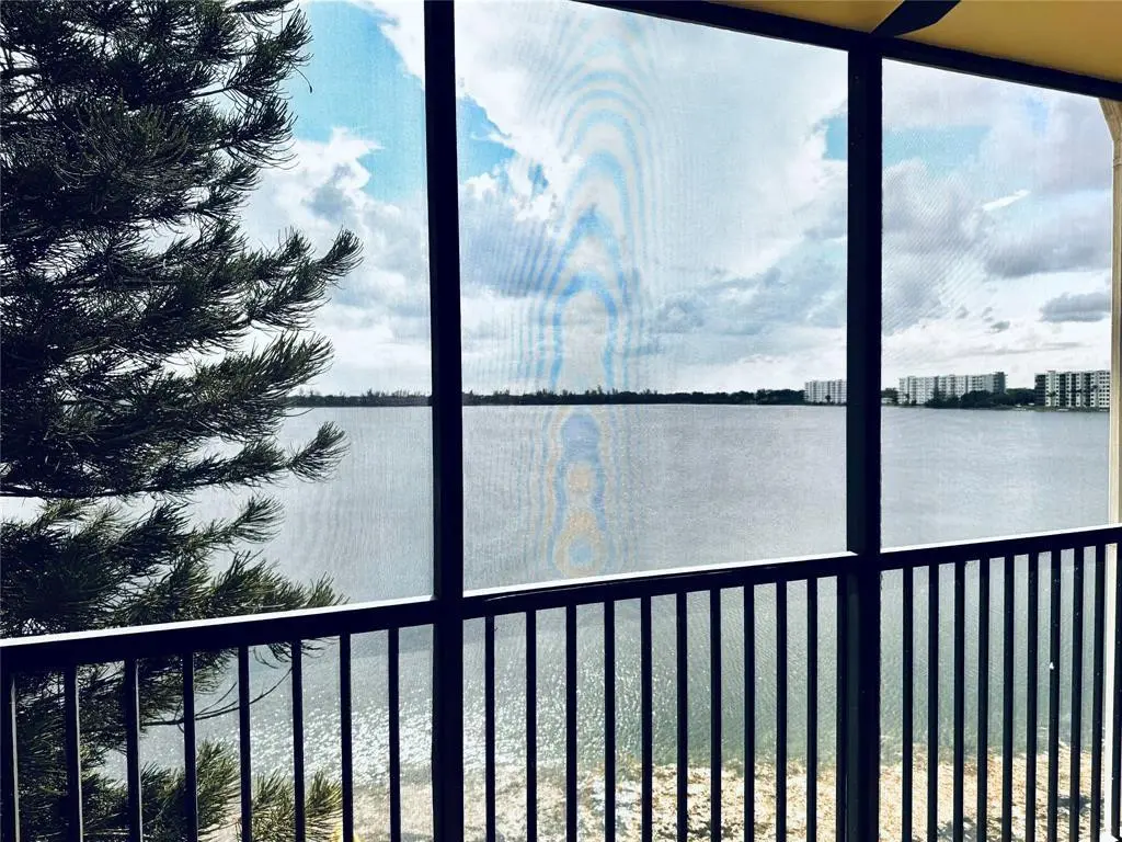 Terrace at 111 LAKE EMERALD Drive 407, Oakland Park