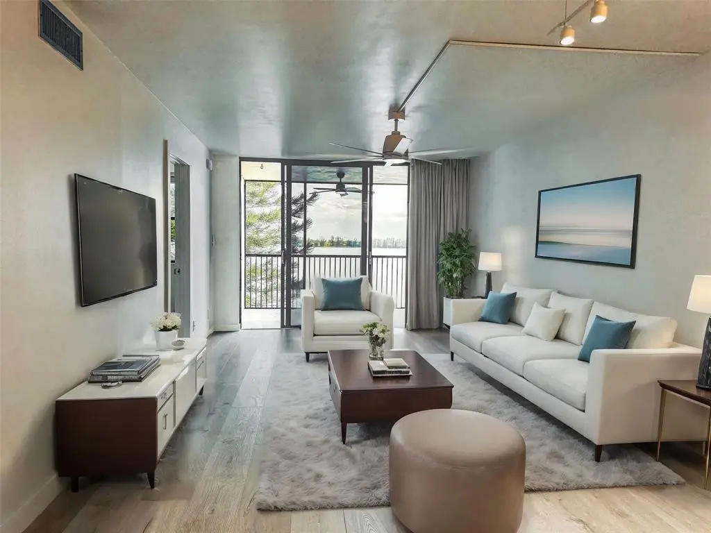 Virtually Staged at 111 LAKE EMERALD Drive 407, Oakland Park