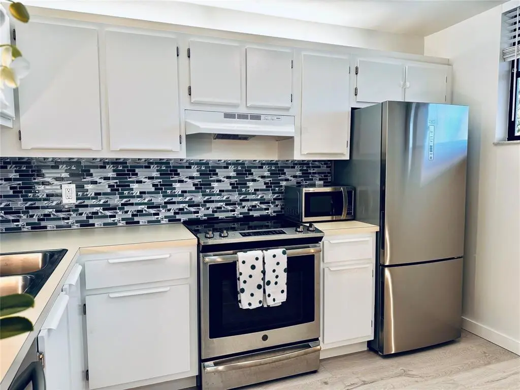 Kitchen at 111 LAKE EMERALD Drive 407, Oakland Park