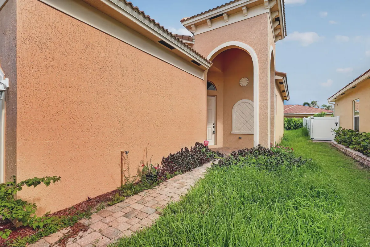 3-web-or-mls-7R7A2096 at 6305 SPRING LAKE Terrace, Fort Pierce