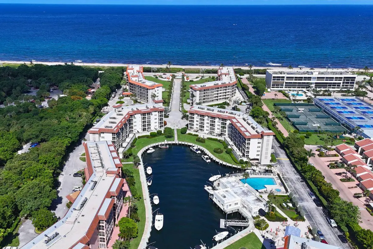 drone (2) at 2871 N OCEAN Boulevard C205, Boca Raton