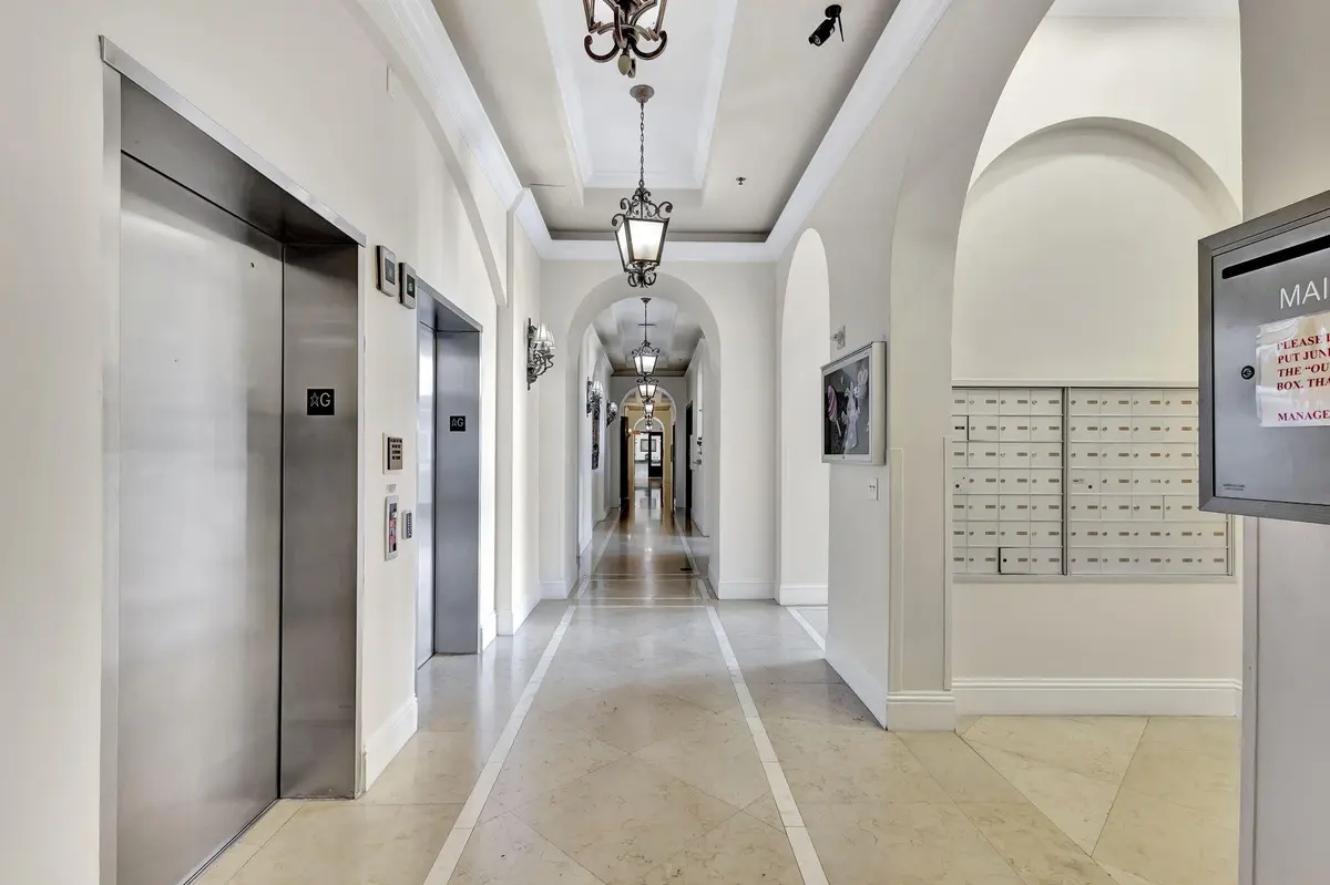 Main Hallway at 616 CLEARWATER PARK Road 602, West Palm Beach
