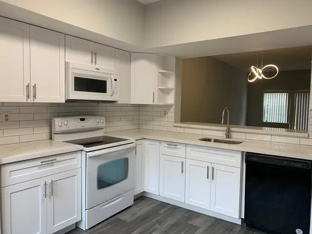 Villa Sonrisa 3 at 6606 VILLA SONRISA Drive 914, Boca Raton