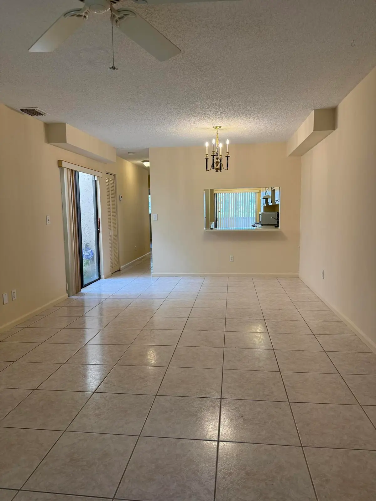 Room2 at 12028 ROYAL PALM Boulevard 3-F, Coral Springs