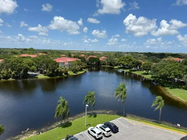 250 JACARANDA Drive 804, Plantation, FL – photo 2